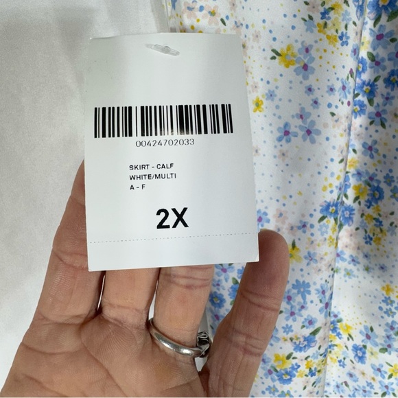 Forever 21+ Yellow & Blue Floral Satin Tea Length Skirt - Picture 5 of 7